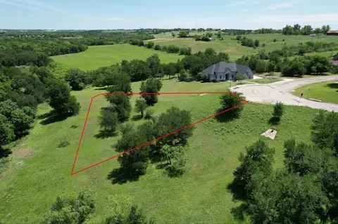 1700 Tanner Loop, Taylor, TX 76574 photo 4