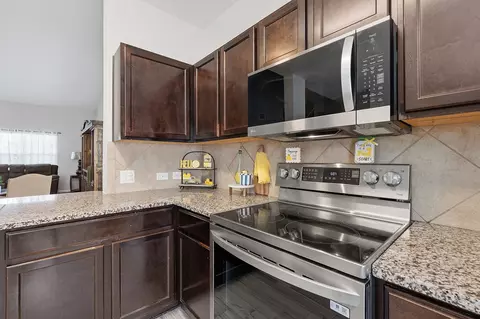 Kitchen - 15101 Shell Bark Cv, Austin, TX 78724 photo 3 of 4
