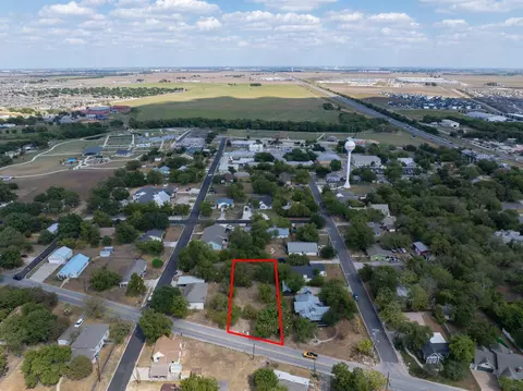 304 N Fm 1660, Hutto, TX 78634