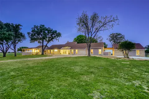 1551 Fm 1466, Coupland, TX 78615