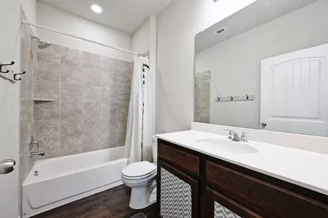 Bath - 328 Triumph Rd, Buda, TX 78610 photo 2 of 2