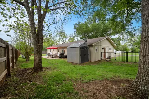 Exterior - 509 E 17th St, Georgetown, TX 78626 photo 5 of 11