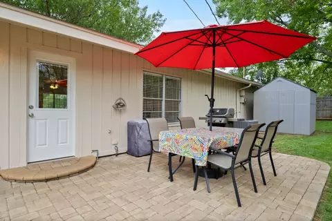 Exterior - 509 E 17th St, Georgetown, TX 78626 photo 4 of 11