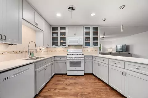 Kitchen - 509 E 17th St, Georgetown, TX 78626 photo 4 of 6