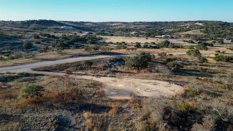 136 137 Falling Oak Dr, Blanco, TX 78606 photo 12