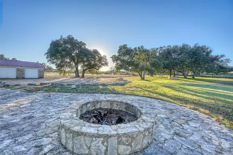 136 137 Falling Oak Dr, Blanco, TX 78606 photo 22