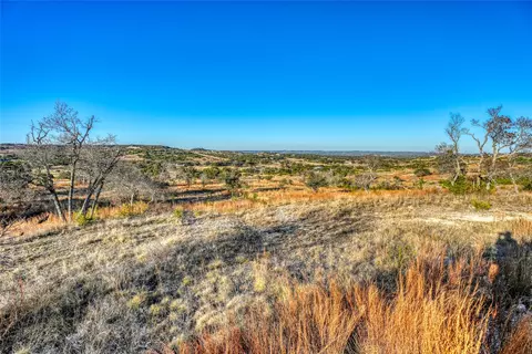 136 137 Falling Oak Dr, Blanco, TX 78606 photo 4