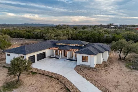 6425 Ranch Road 962 W, Round Mountain, TX 78663
