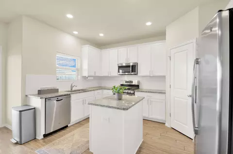 Kitchen - 13716 Sugar Bush Path, Manor, TX 78653 photo 1 of 3