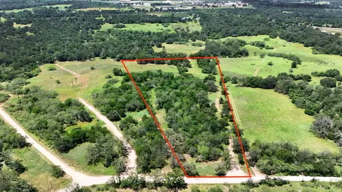 544 Coastal Ln, Luling, TX 78648 photo 11