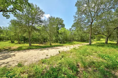 544 Coastal Ln, Luling, TX 78648 photo 3