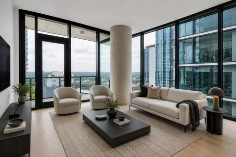 610 Davis St #2205, Austin, TX 78701