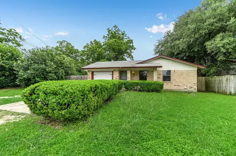 1405 Adams St, Taylor, TX 76574