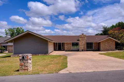 18 Country Ln, Wimberley, TX 78676