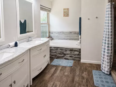 Bath - 1902 Overland Dr, Leander, TX 78641 photo 1 of 5