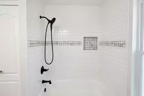 Bath - 1902 Overland Dr, Leander, TX 78641 photo 5 of 5