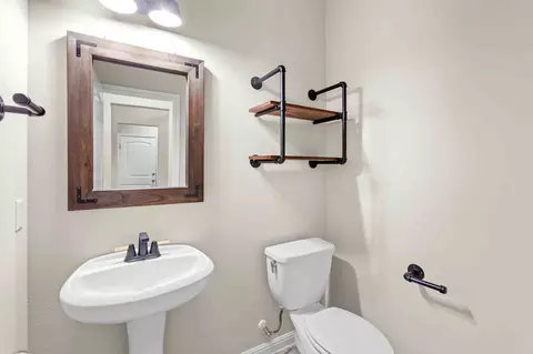 Bath - 268 Brockston Dr, Buda, TX 78610 photo 3 of 5