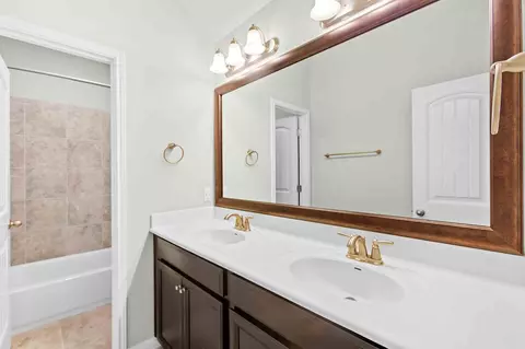 Bath - 268 Brockston Dr, Buda, TX 78610 photo 4 of 5