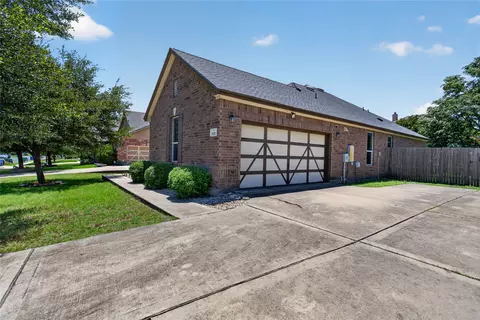 1005 Lonesome Lilly Way, Pflugerville, TX 78660
