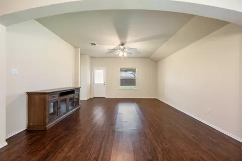 152 Beth Ann Loop, Taylor, TX 76574 photo 23