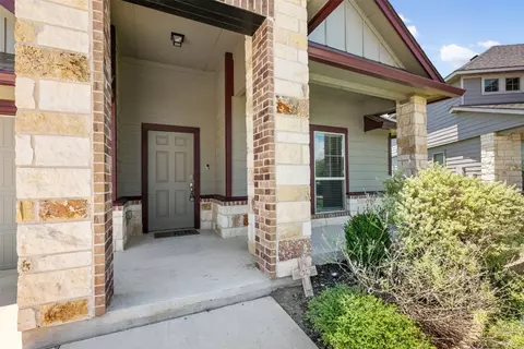 152 Beth Ann Loop, Taylor, TX 76574 photo 4