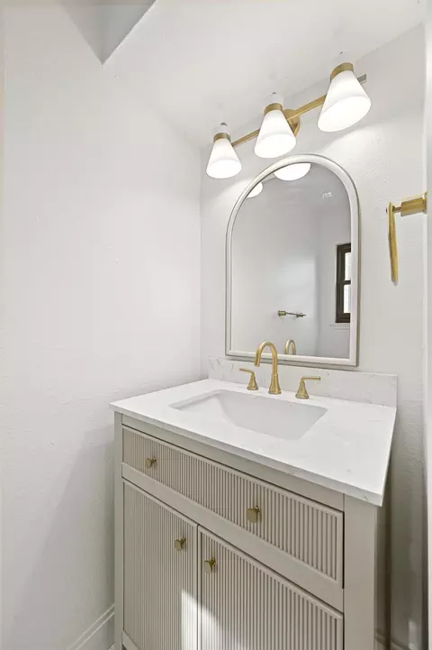 Bath - 322 Mesa Oaks, Leander, TX 78641 photo 1 of 5
