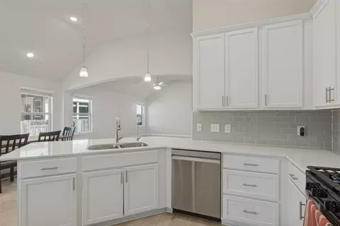 Kitchen - 422 Backstays Loop, Kyle, TX 78640 photo 3 of 3