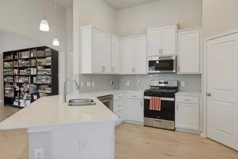 Kitchen - 422 Backstays Loop, Kyle, TX 78640 photo 1 of 3