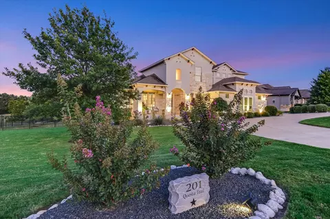 201 Questa Trl, Liberty Hill, TX 78642