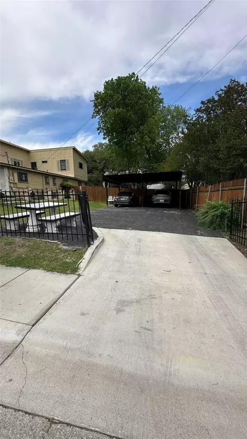 3116 E 12th St, Austin, TX 78702 photo 2