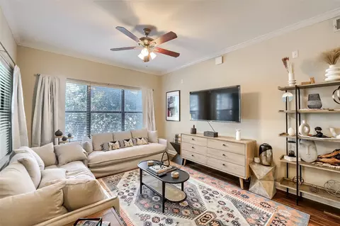 2502 Leon St #212, Austin, TX 78705