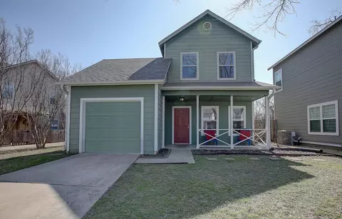 Exterior - 1102 E 3rd St, Georgetown, TX 78626 photo 2 of 6
