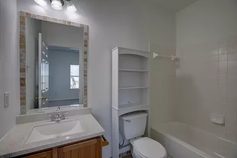 Bath - 1102 E 3rd St, Georgetown, TX 78626 photo 4 of 5