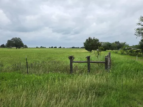 109 Prairie Ln, Elgin, TX 78621