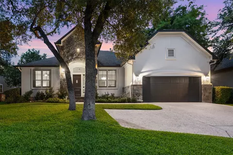 215 Lake Como Dr, Lakeway, TX 78734