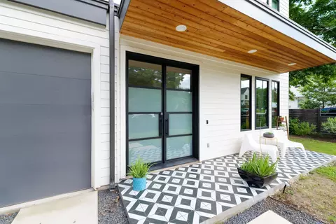 Exterior - 2201 E 16th St, Austin, TX 78702 photo 1 of 3