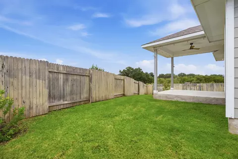 Exterior - 321 Gaida Loop, Georgetown, TX 78628 photo 6 of 7