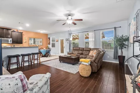 1476 Treeta Trl, Kyle, TX 78640