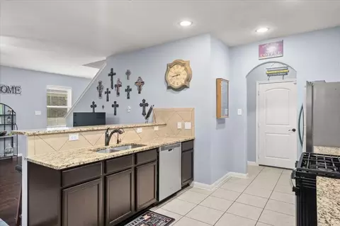 Entry Way - 1476 Treeta Trl, Kyle, TX 78640 photo 3 of 6