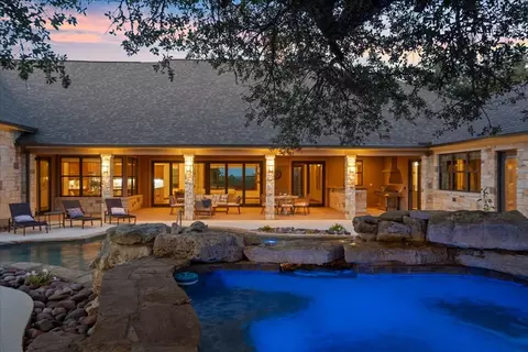1525 Springlake Dr, Dripping Springs, TX 78620