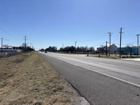 4030 N Main St, Taylor, TX 76574