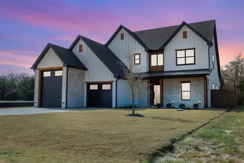 745 Lake Day Dr, Somerville, TX 77879