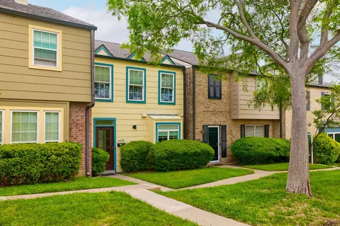 Exterior - 6628 E Hill Dr, Austin, TX 78731 photo 2 of 9