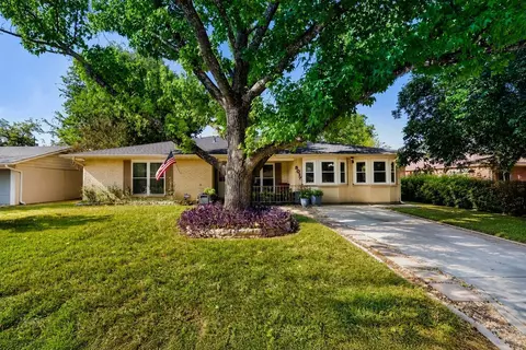 3017 Val Dr, Austin, TX 78723