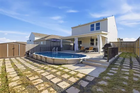 101 Magnum Force Dr, Jarrell, TX 76537