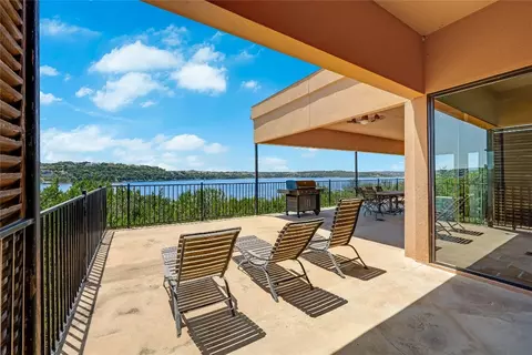 18703 Lakeland Dr, Point Venture, TX 78645