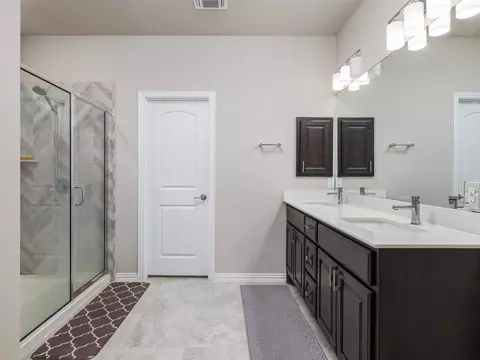 Bath - 1509 Blue Creek Ln, Georgetown, TX 78628 photo 1 of 4