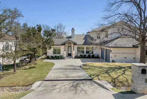 3 Camwood Trl, The Hills, TX 78738