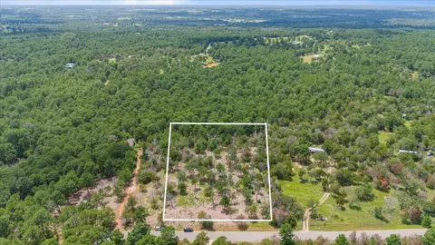 000 Pine Valley Loop, Smithville, TX 78612