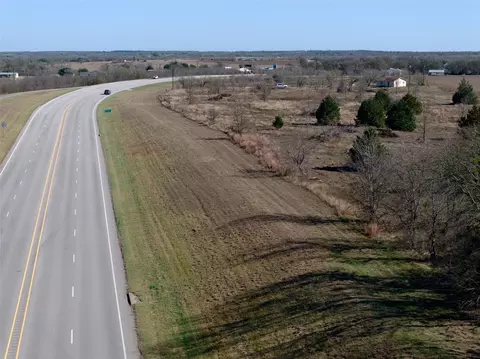 2747 21 E Hwy E, Paige, TX 78659